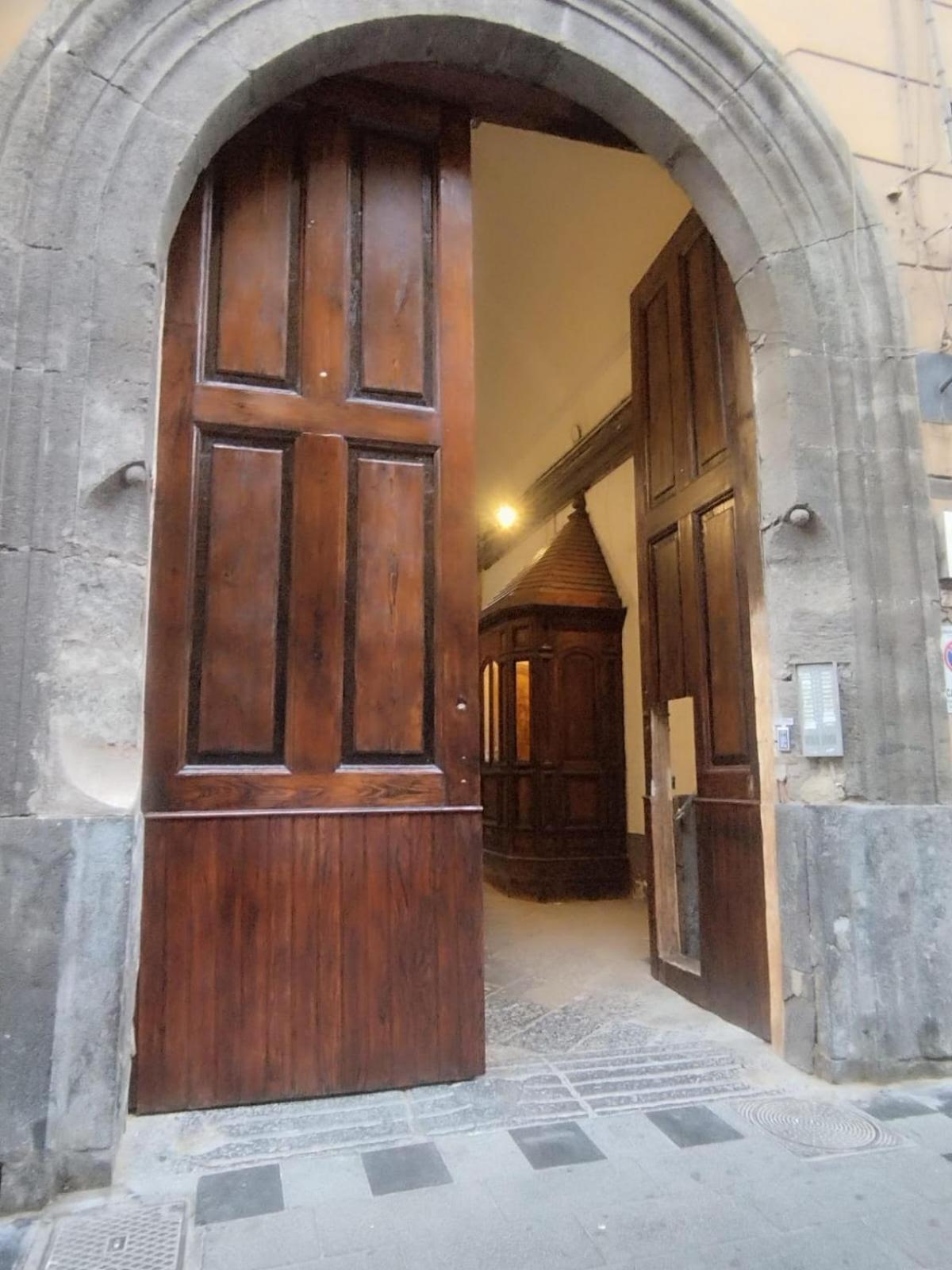 Palazzo Della Loggia B&B Nápoles Exterior foto