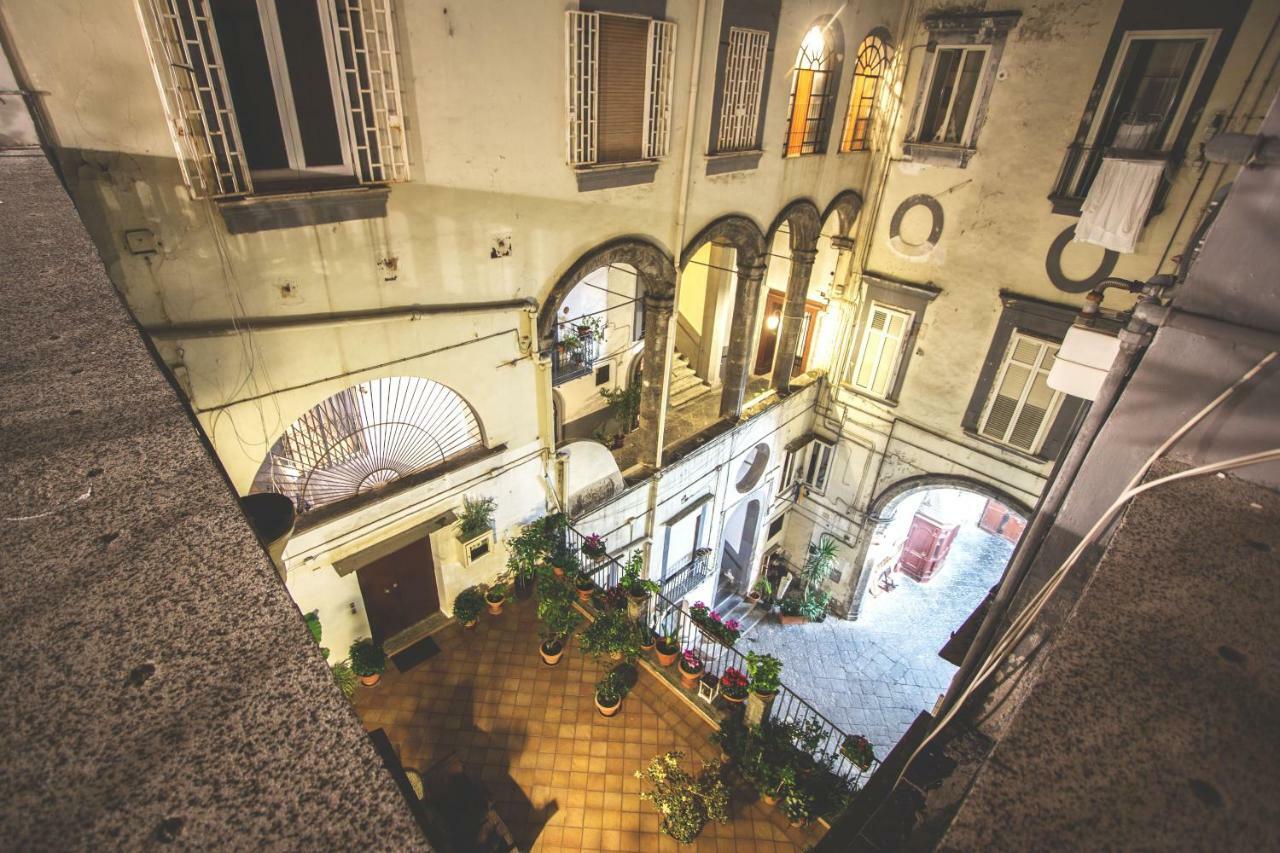 Palazzo Della Loggia B&B Nápoles Exterior foto